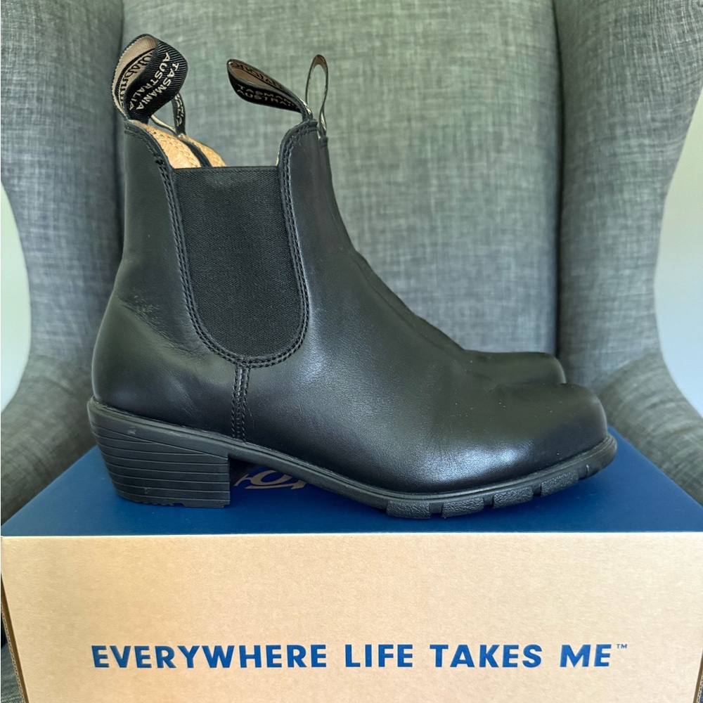 Blundstone #1671 Black Chelsea Heeled Leather Boots size EU 40 (US womens 9.5) - Picture 5 of 15